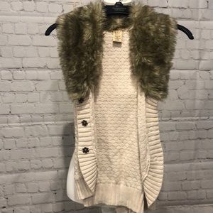 Faux fur ivory cream vest kids 10/12